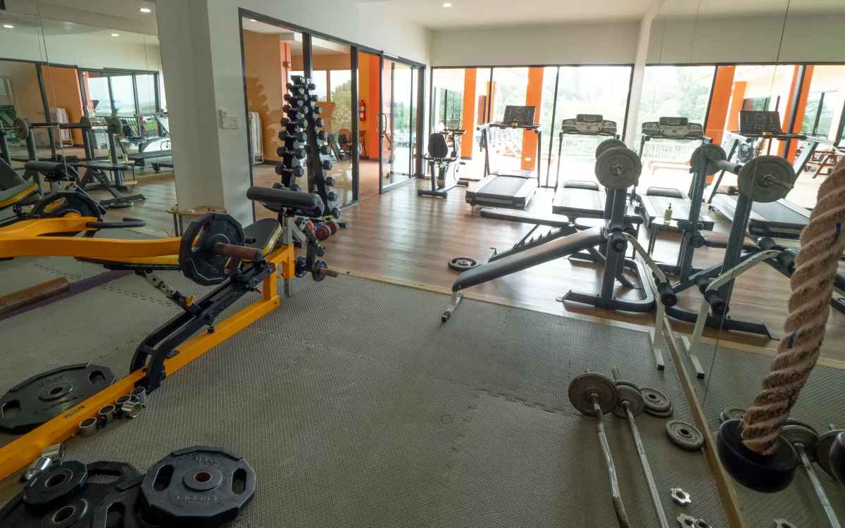 ห้องฟิตเนสรับแสงธรรมชาติ
