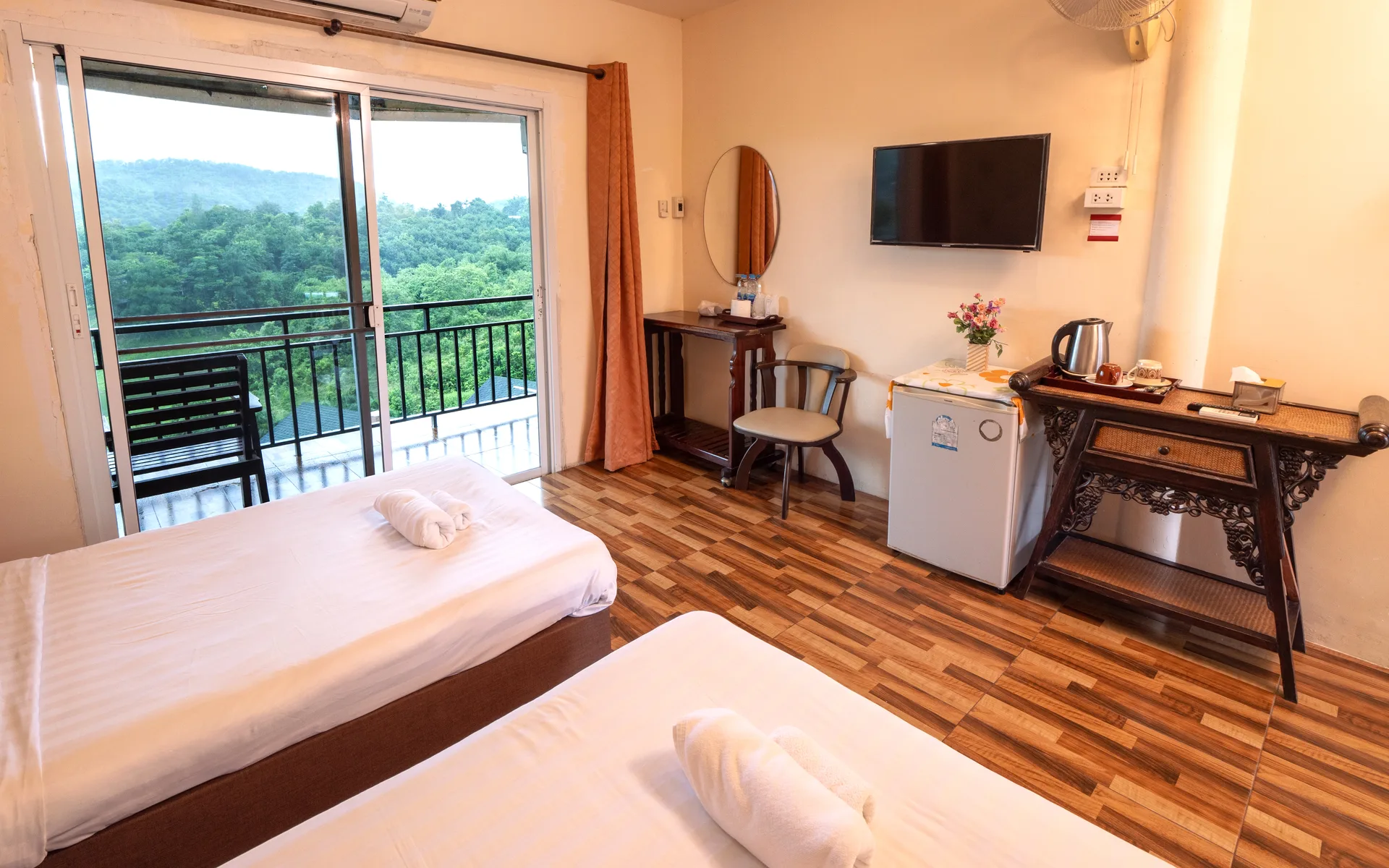 Boutique Room — Mountain View