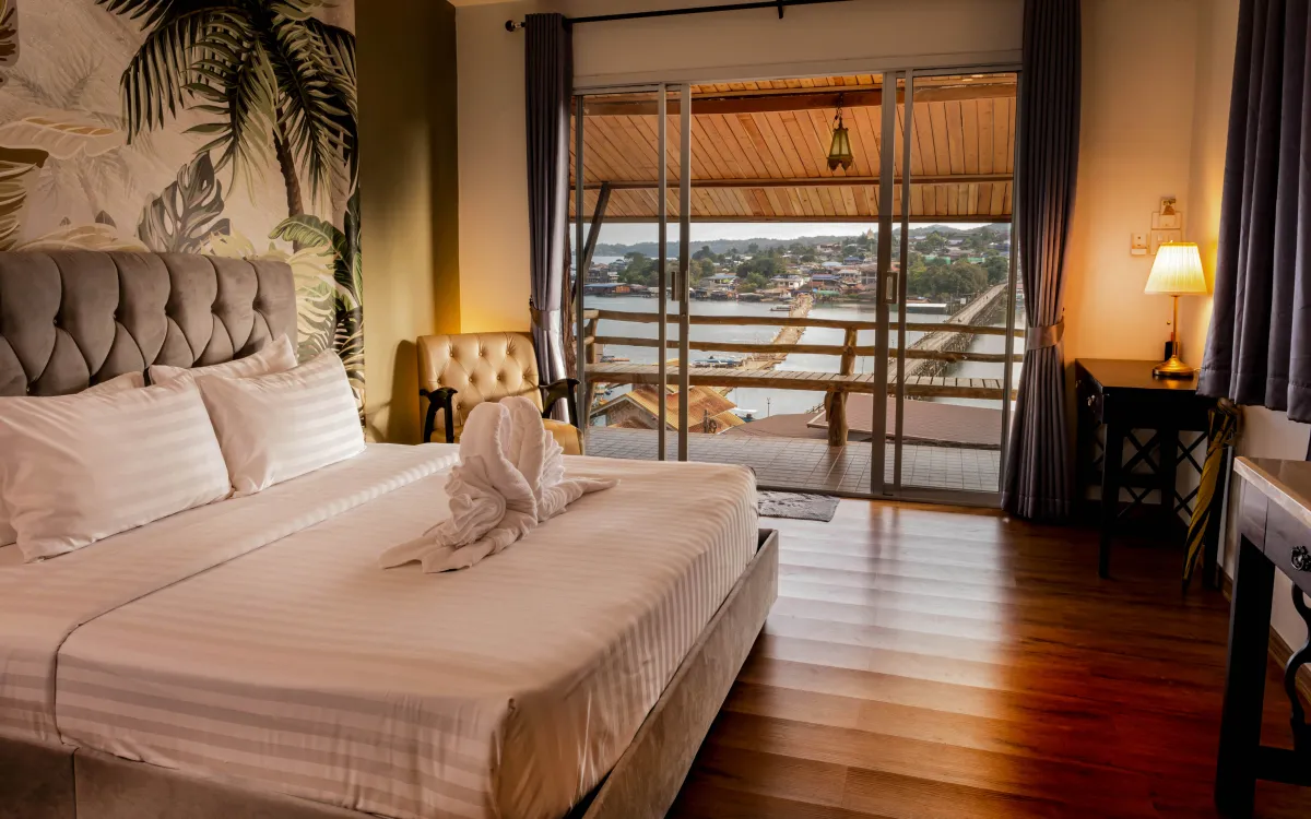 Cliffside Villa — River & Mon Bridge View